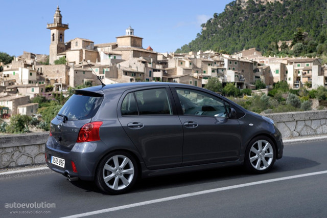 Toyota Yaris Ts 5 Doors photo 8