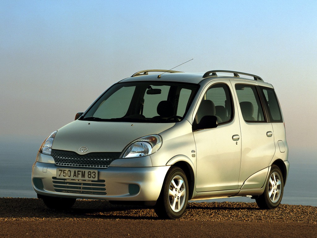 Toyota Yaris Verso photo 11