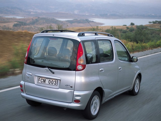Toyota Yaris Verso foto 19