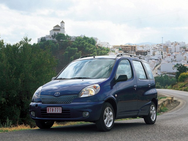 Toyota Yaris Verso foto 20