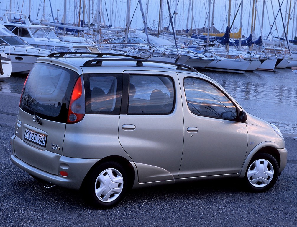 Toyota Yaris Verso photo 22