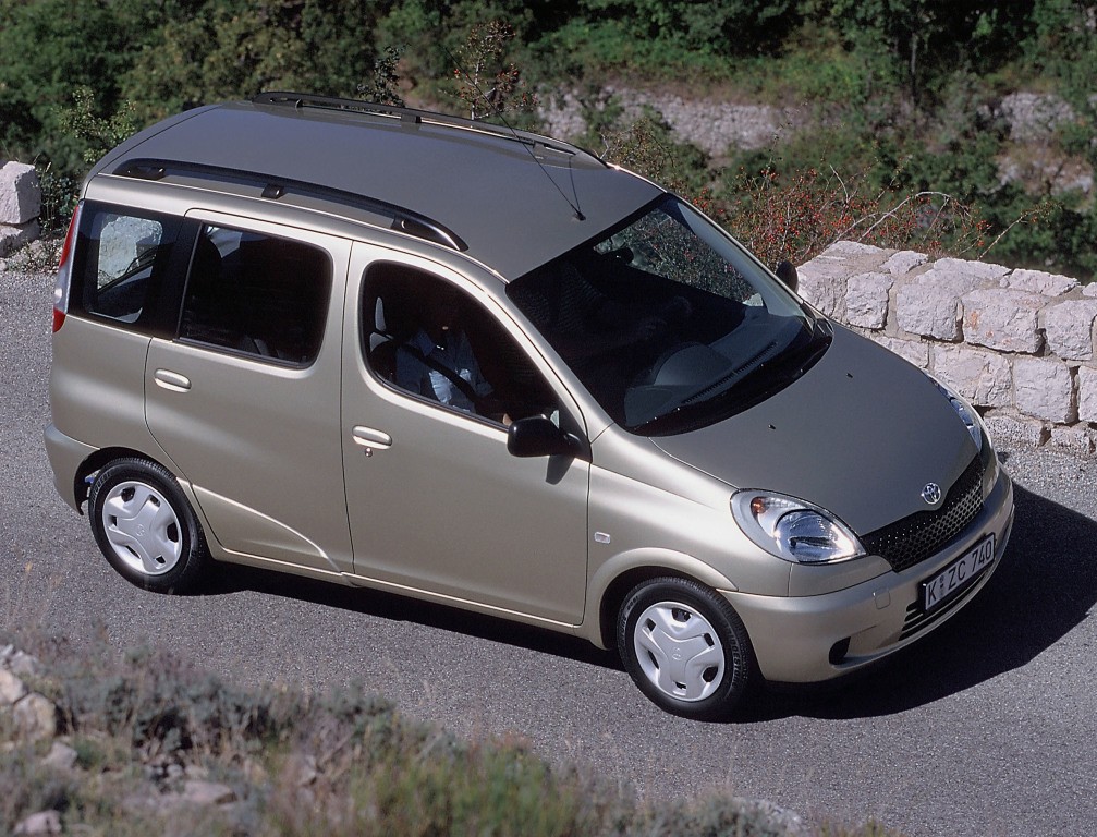 Toyota Yaris Verso photo 25