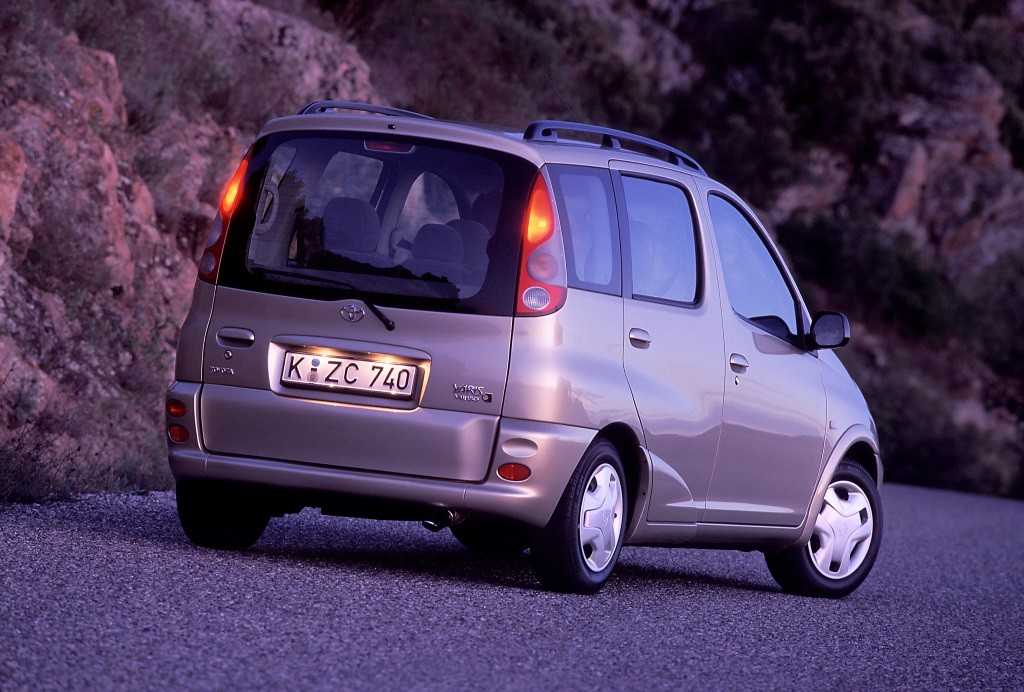 Toyota Yaris Verso photo 26