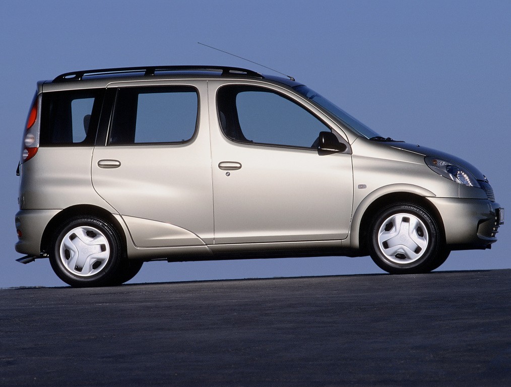 Toyota Yaris Verso photo 28