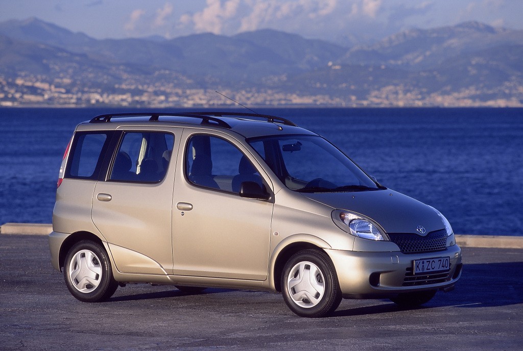 Toyota Yaris Verso photo 29