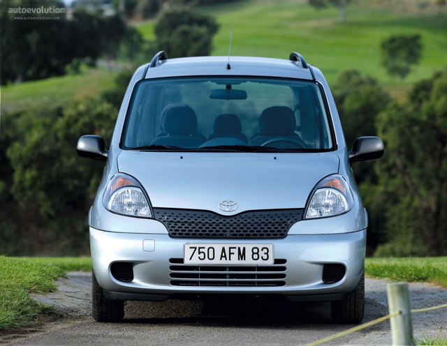 Toyota Yaris Verso foto 6