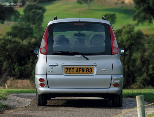 Toyota Yaris Verso foto 7