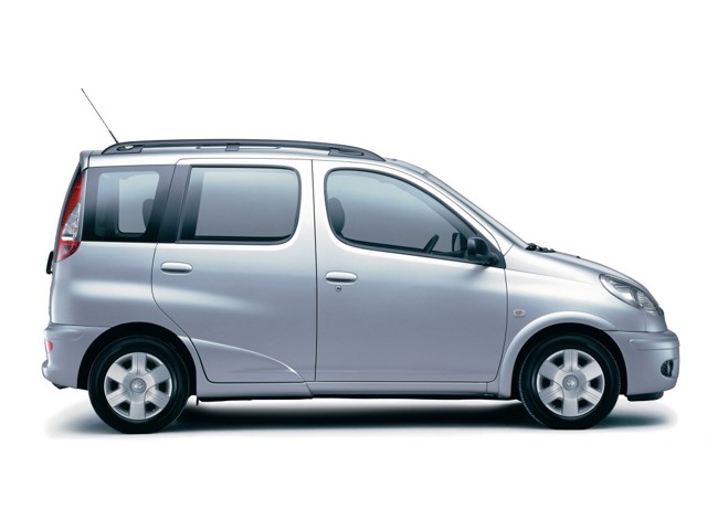 Toyota Yaris Verso photo 7