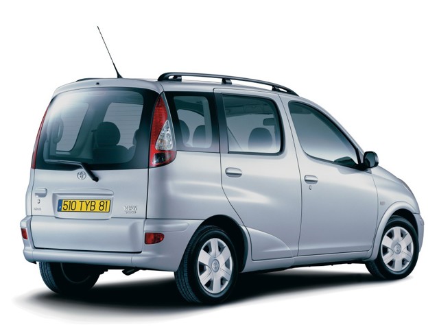 Toyota Yaris Verso photo 10