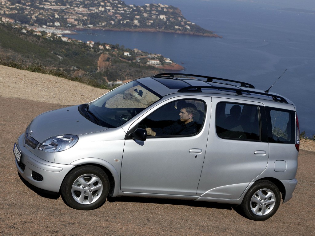 Toyota Yaris Verso photo 19