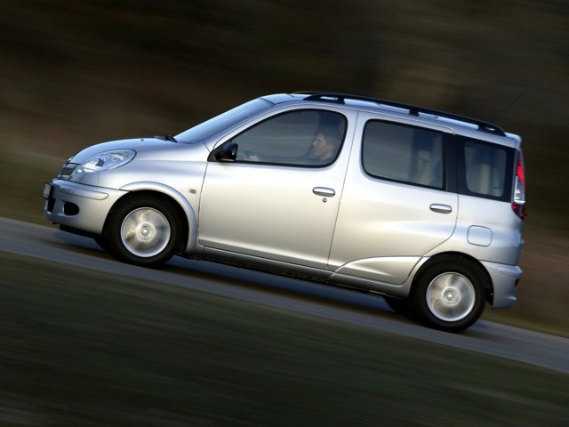 Toyota Yaris Verso photo 20