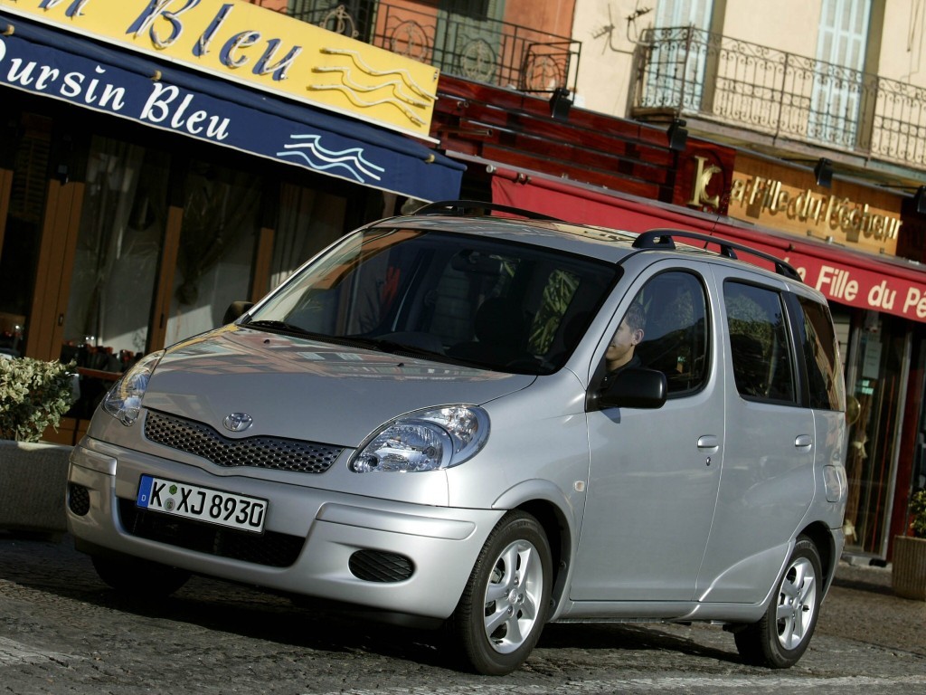 Toyota Yaris Verso photo 24