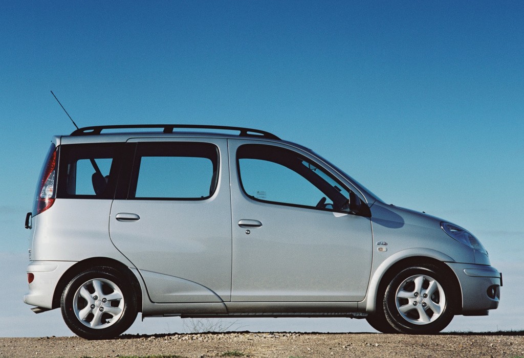 Toyota Yaris Verso photo 26