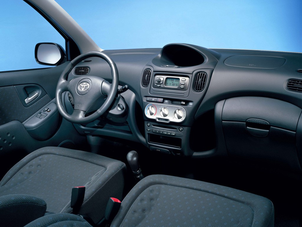 Toyota Yaris Verso photo 30