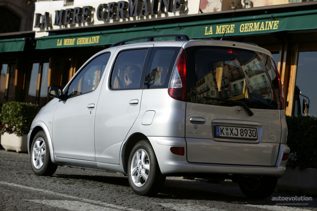 Toyota TOYOTA Yaris Verso 1.4L D4-D 5MT FWD (75 HP)