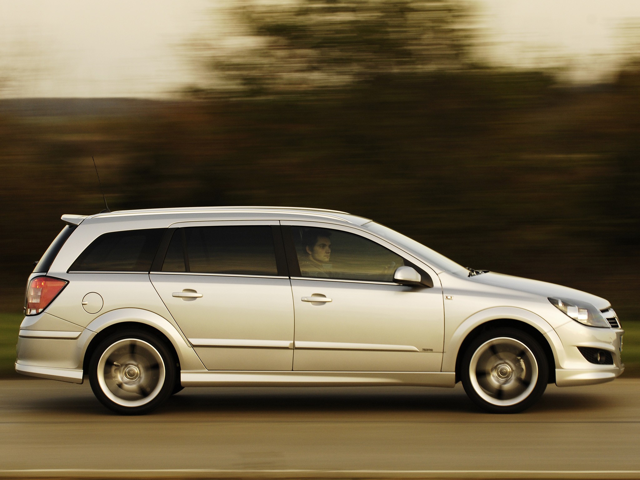 Vauxhall Astra Estate photo 7