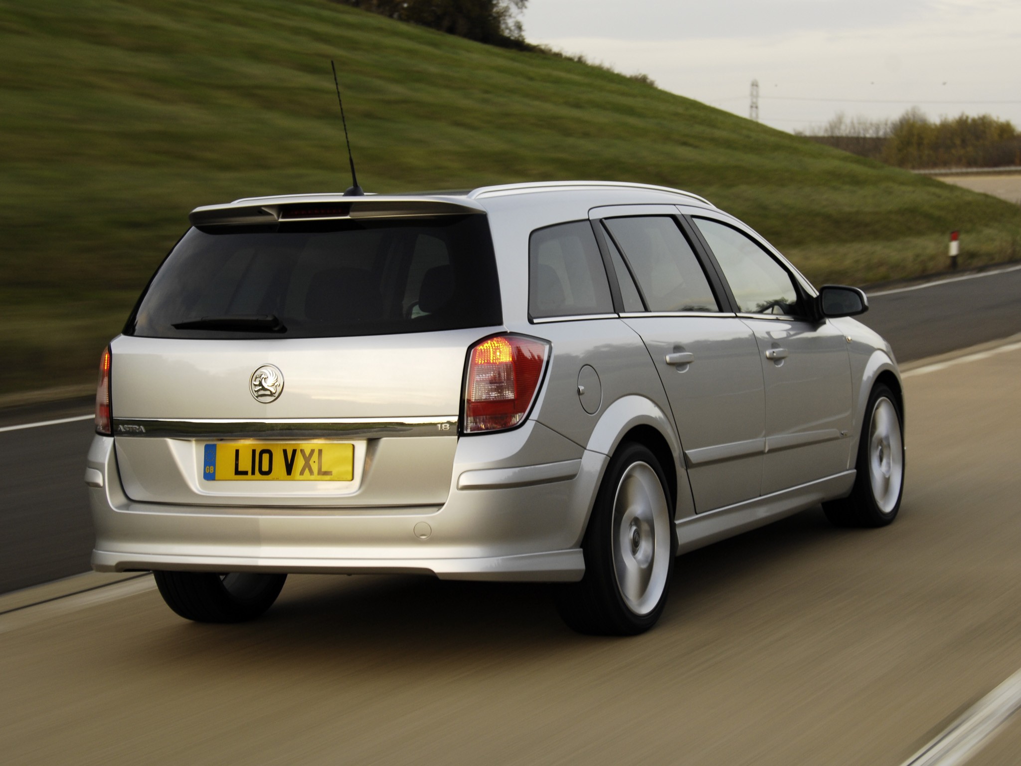 Vauxhall Astra Estate photo 9