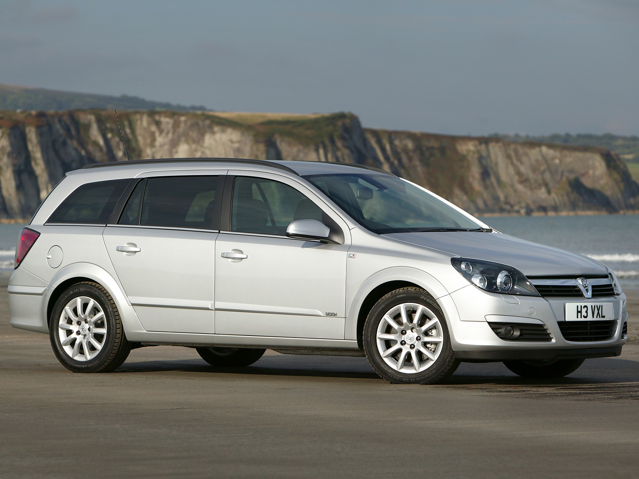 Vauxhall Astra Estate photo 13