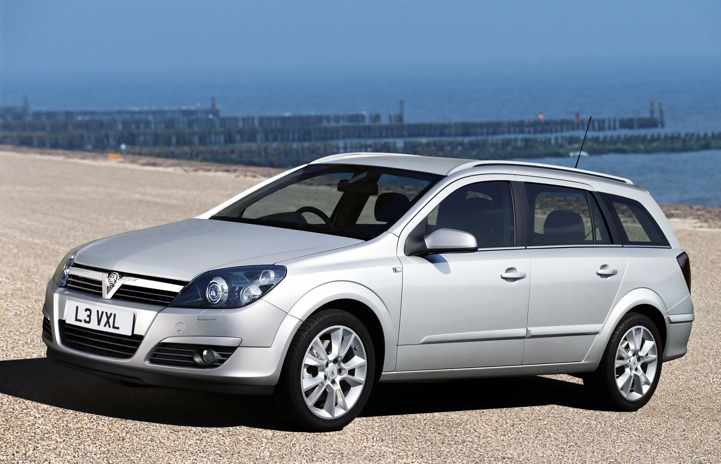 Vauxhall Astra Estate photo 22