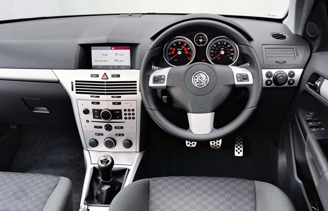 Vauxhall Astra Estate photo 24