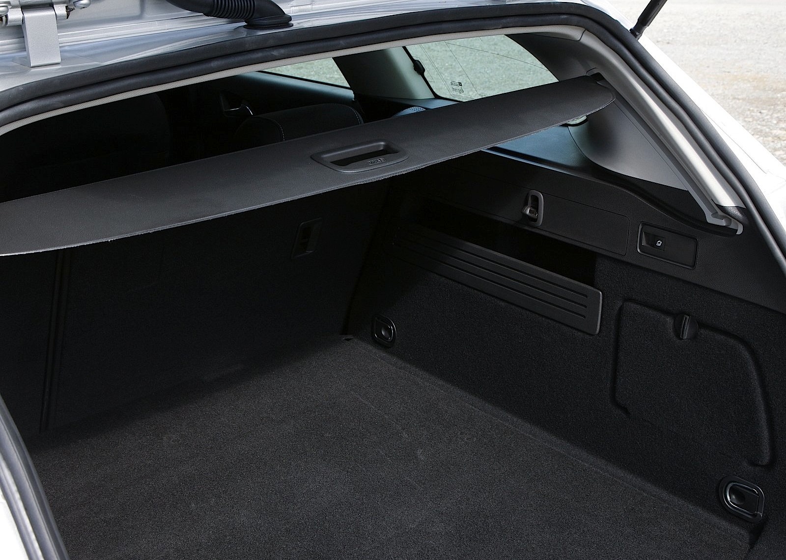 Vauxhall Astra Estate photo 21