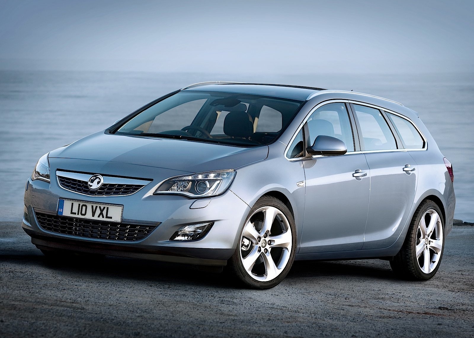 Vauxhall Astra Estate photo 3