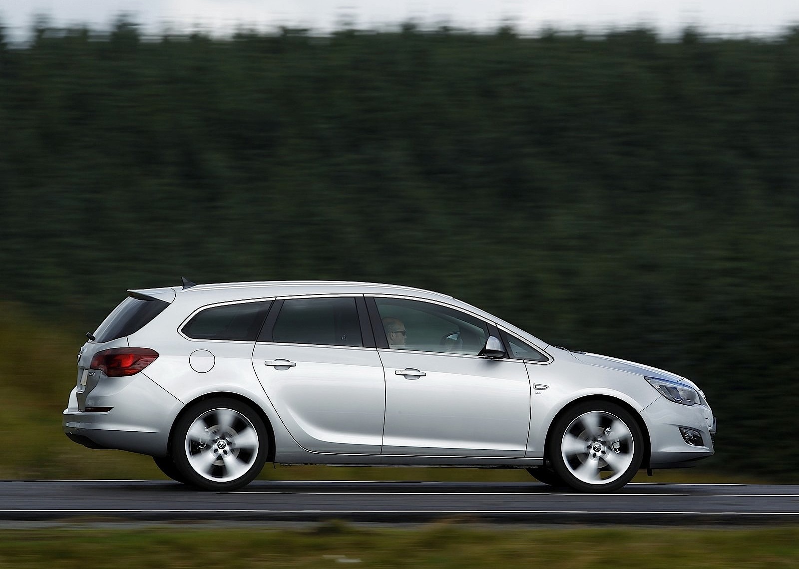 Vauxhall Astra Estate photo 5
