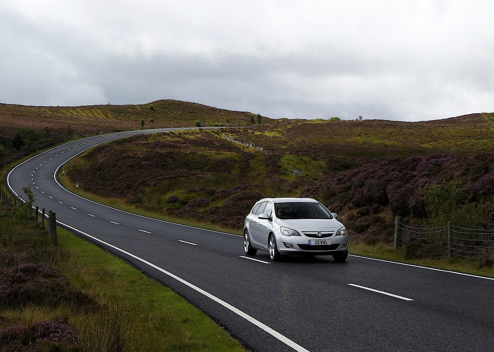 Vauxhall Astra Estate photo 13