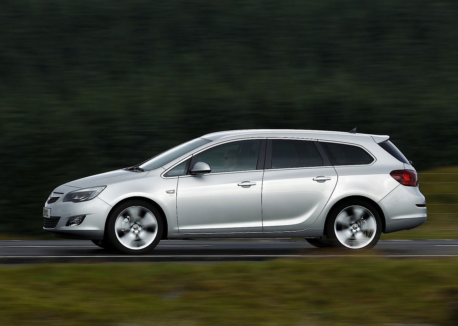 Vauxhall Astra Estate photo 16