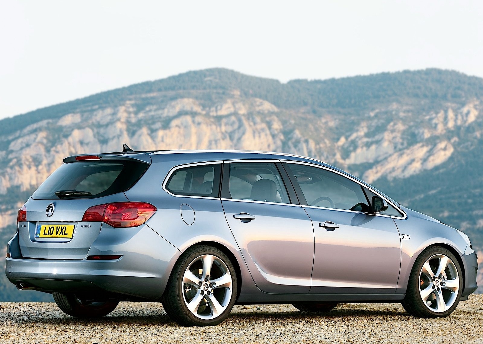 Vauxhall Astra Estate photo 18