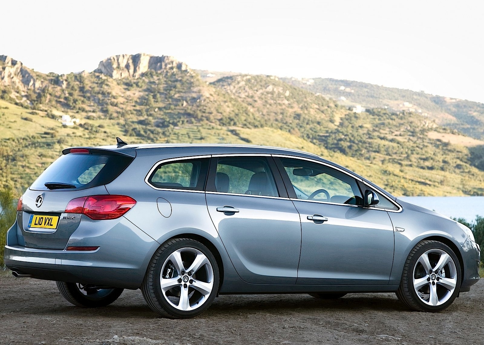 Vauxhall Astra Estate photo 19