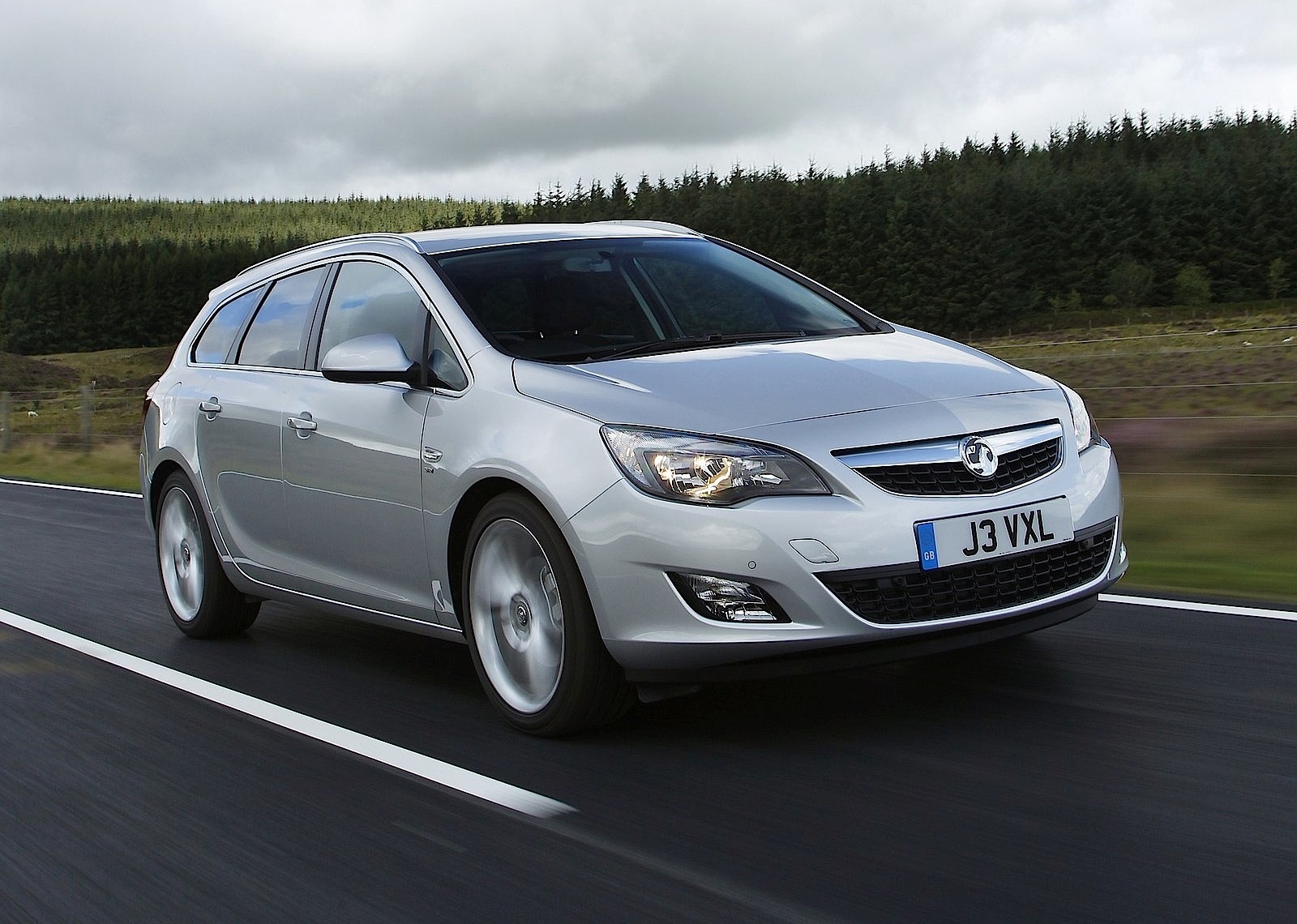 Vauxhall Astra Estate photo 2