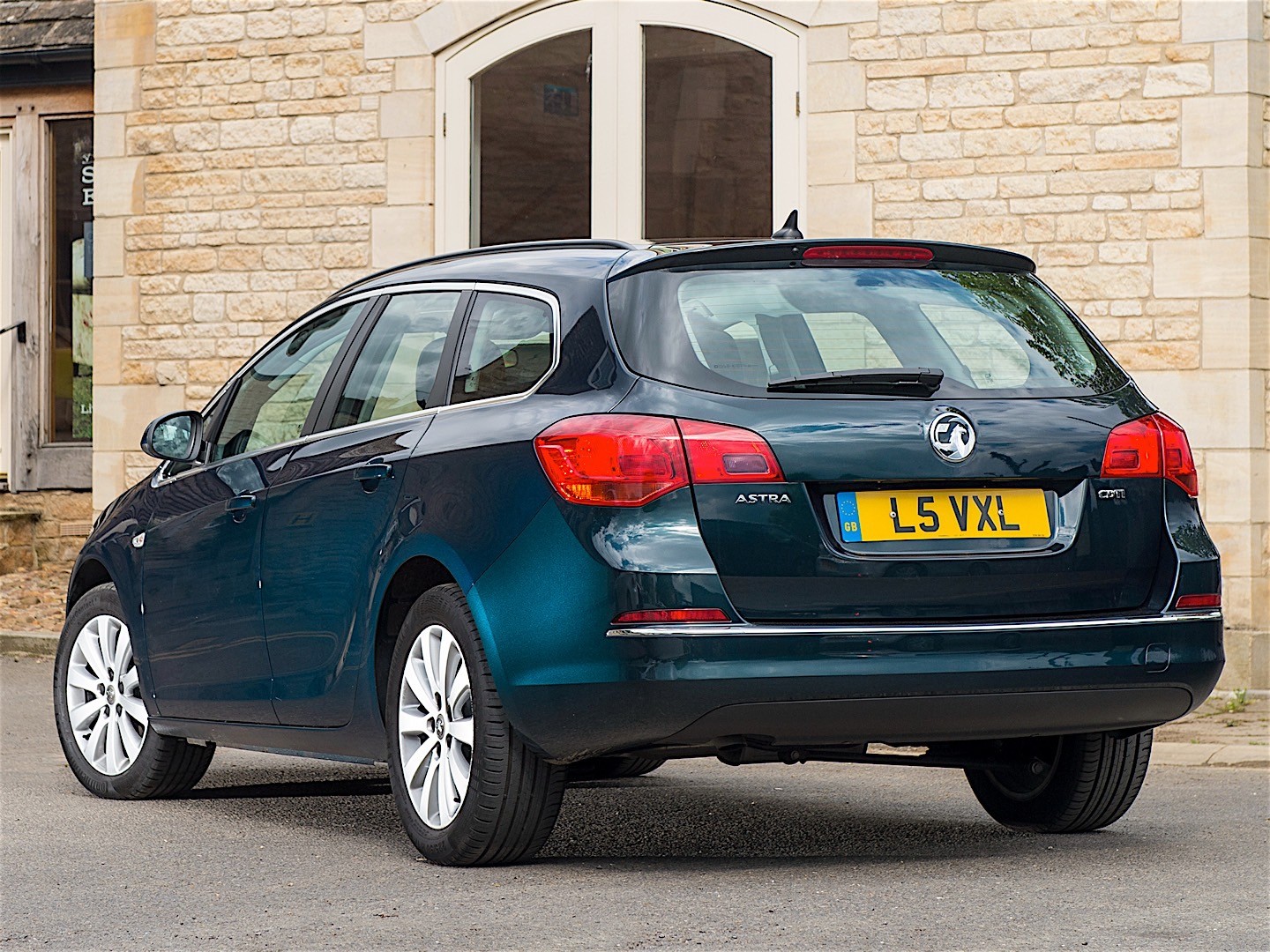 Vauxhall Astra Estate photo 5