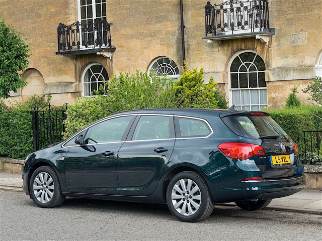 Vauxhall Astra Estate photo 6