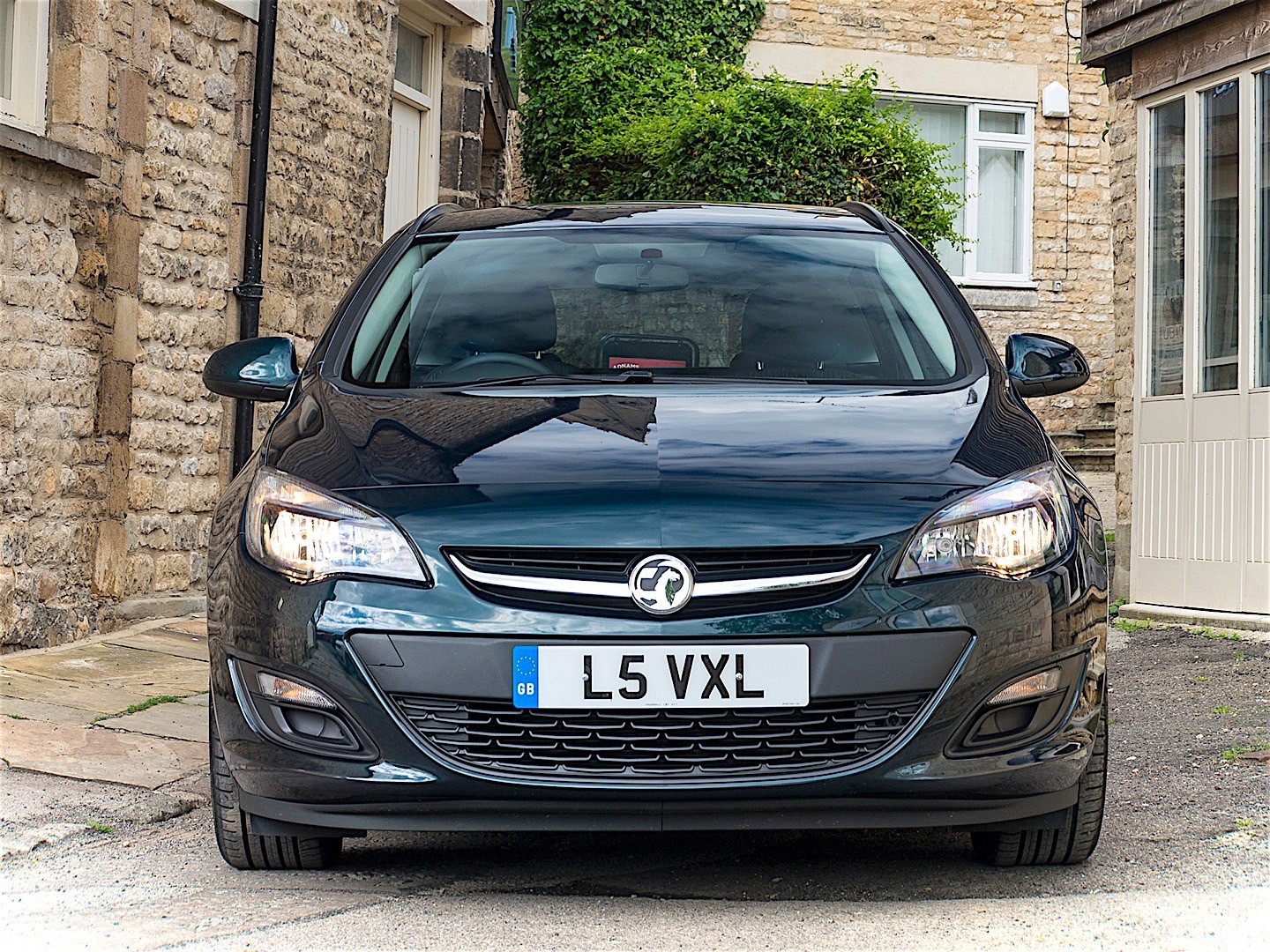 Vauxhall Astra Estate photo 8