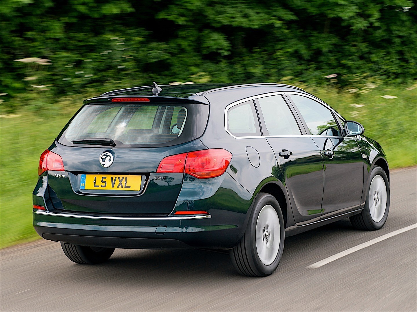 Vauxhall Astra Estate photo 14