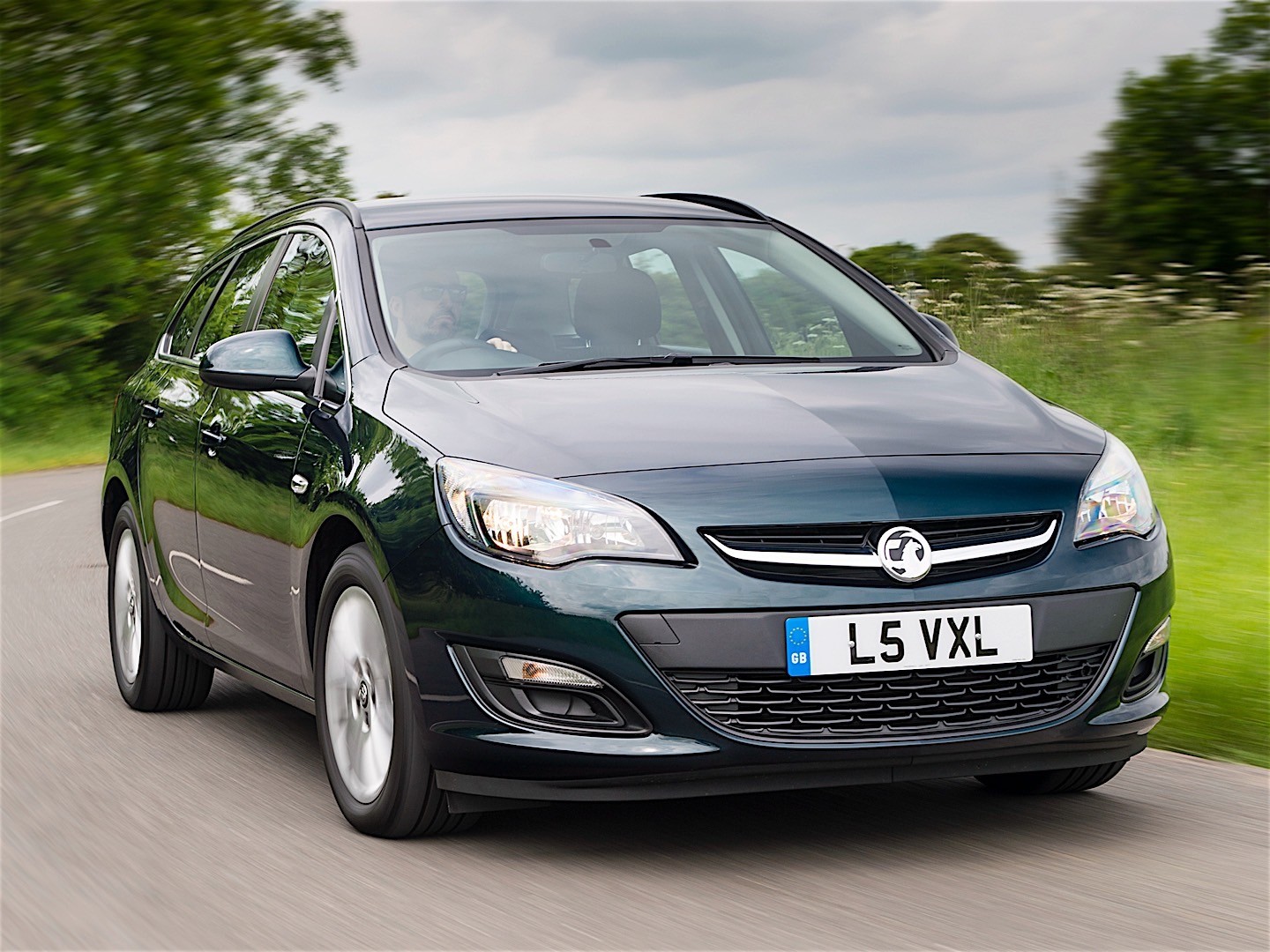 Vauxhall Astra Estate photo 16