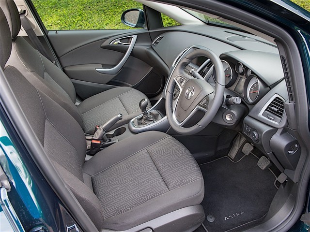 Vauxhall Astra Estate photo 19