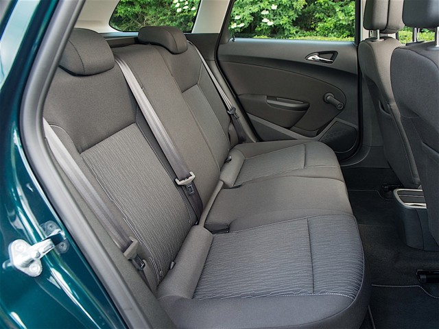 Vauxhall Astra Estate photo 21