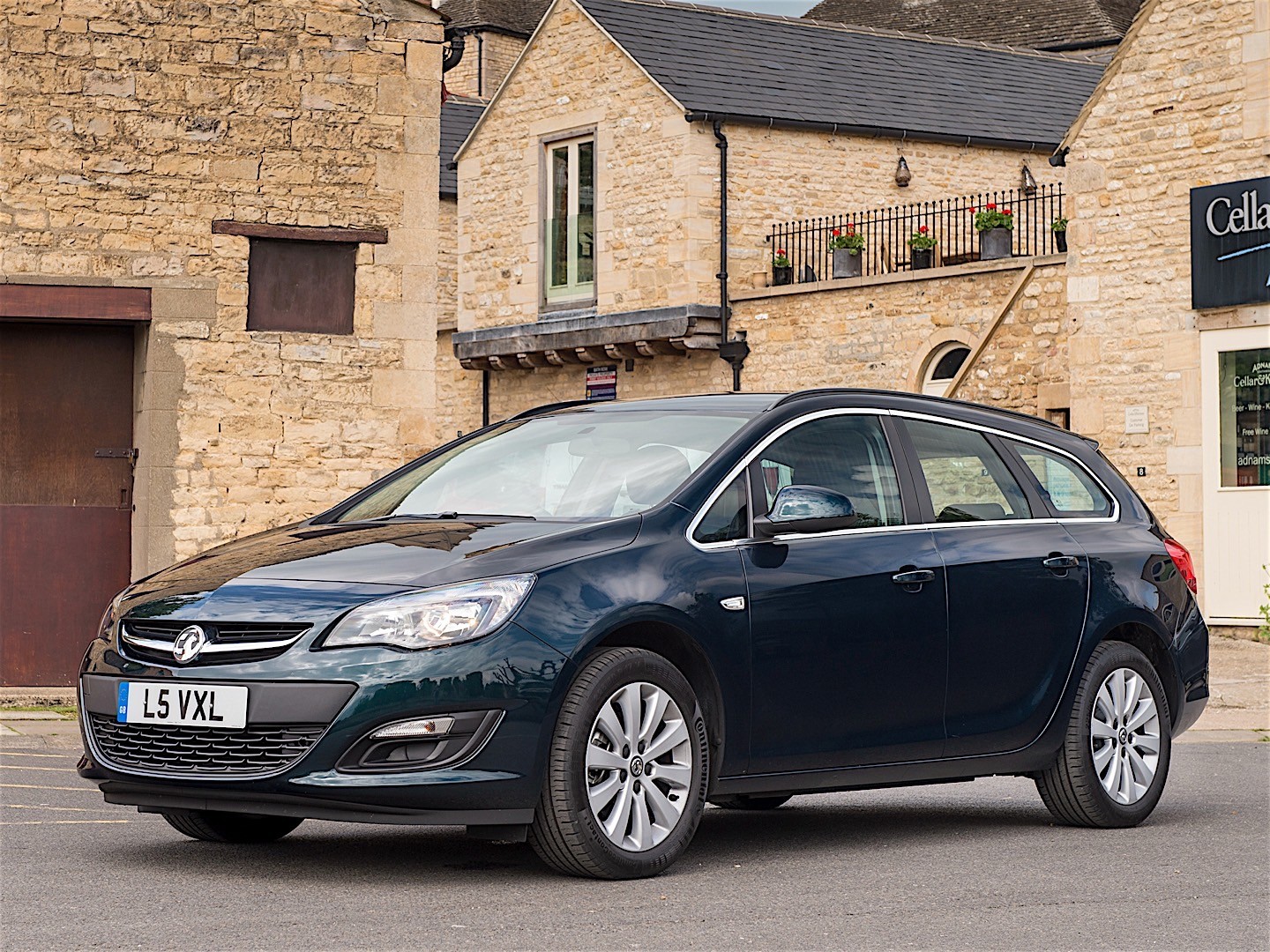 Vauxhall Astra Estate photo 3