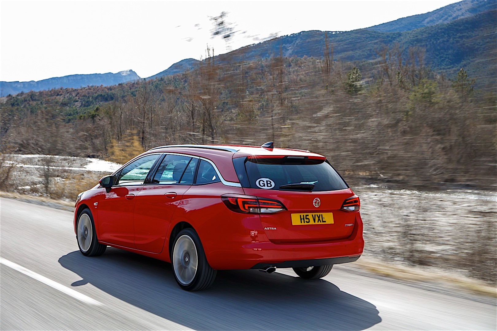 Vauxhall Astra Estate photo 5