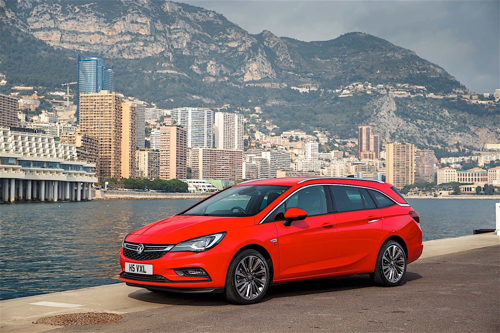 Vauxhall Astra Estate photo 6