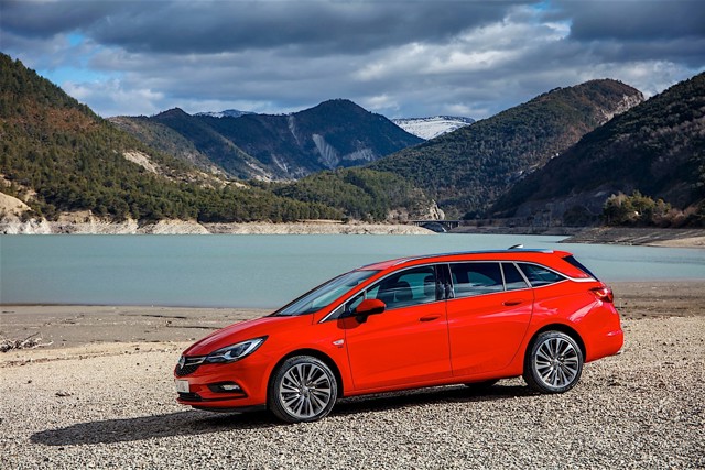 Vauxhall Astra Estate photo 9