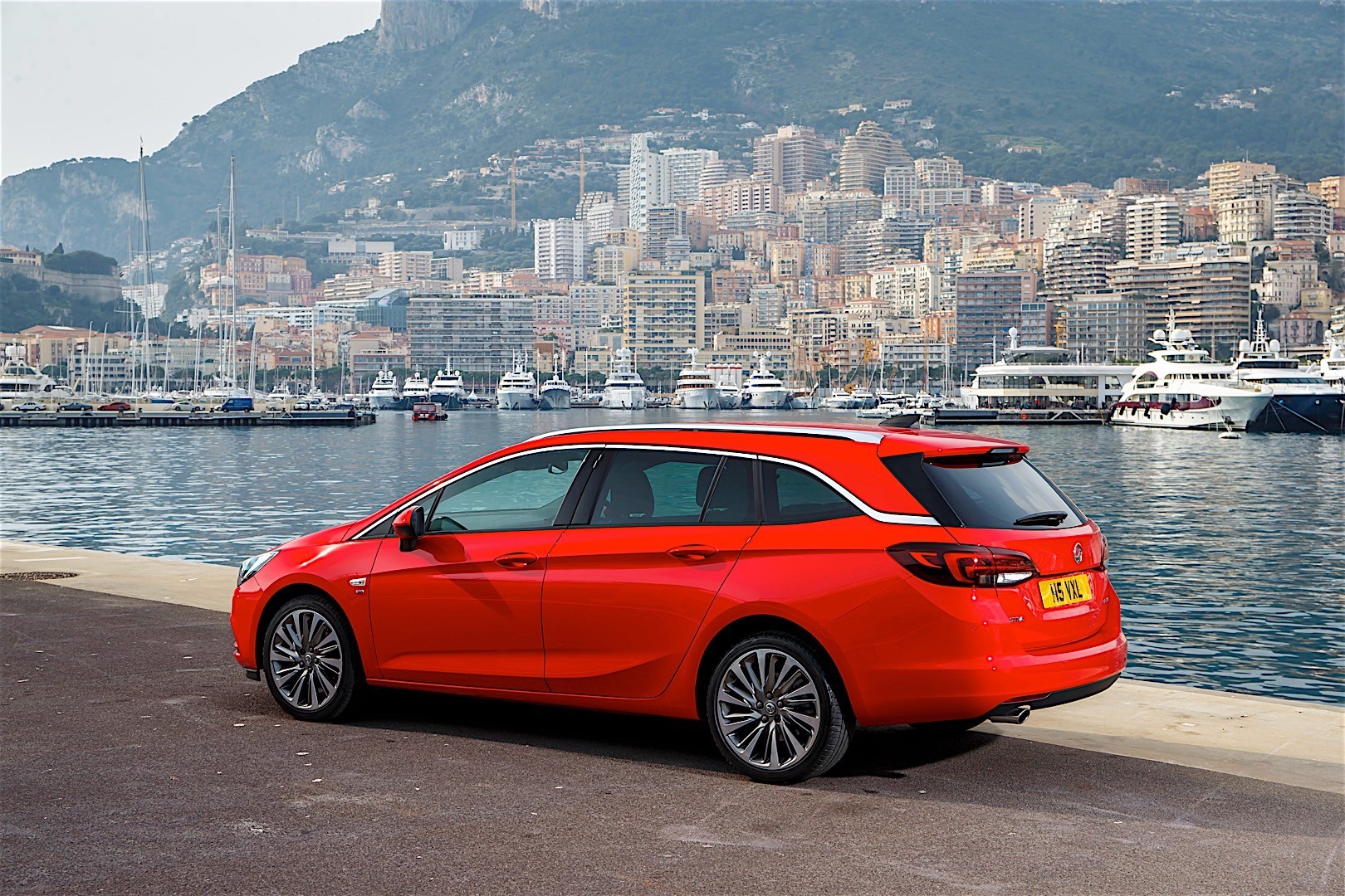 Vauxhall Astra Estate photo 12