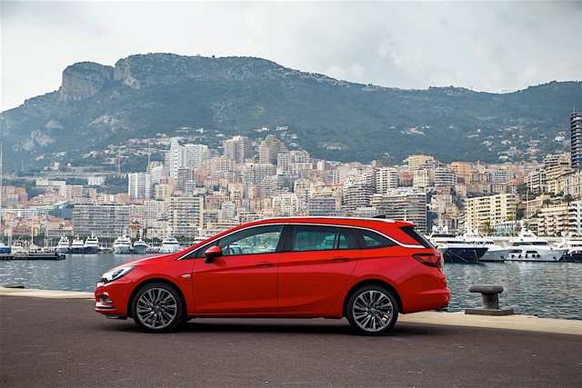 Vauxhall Astra Estate photo 13
