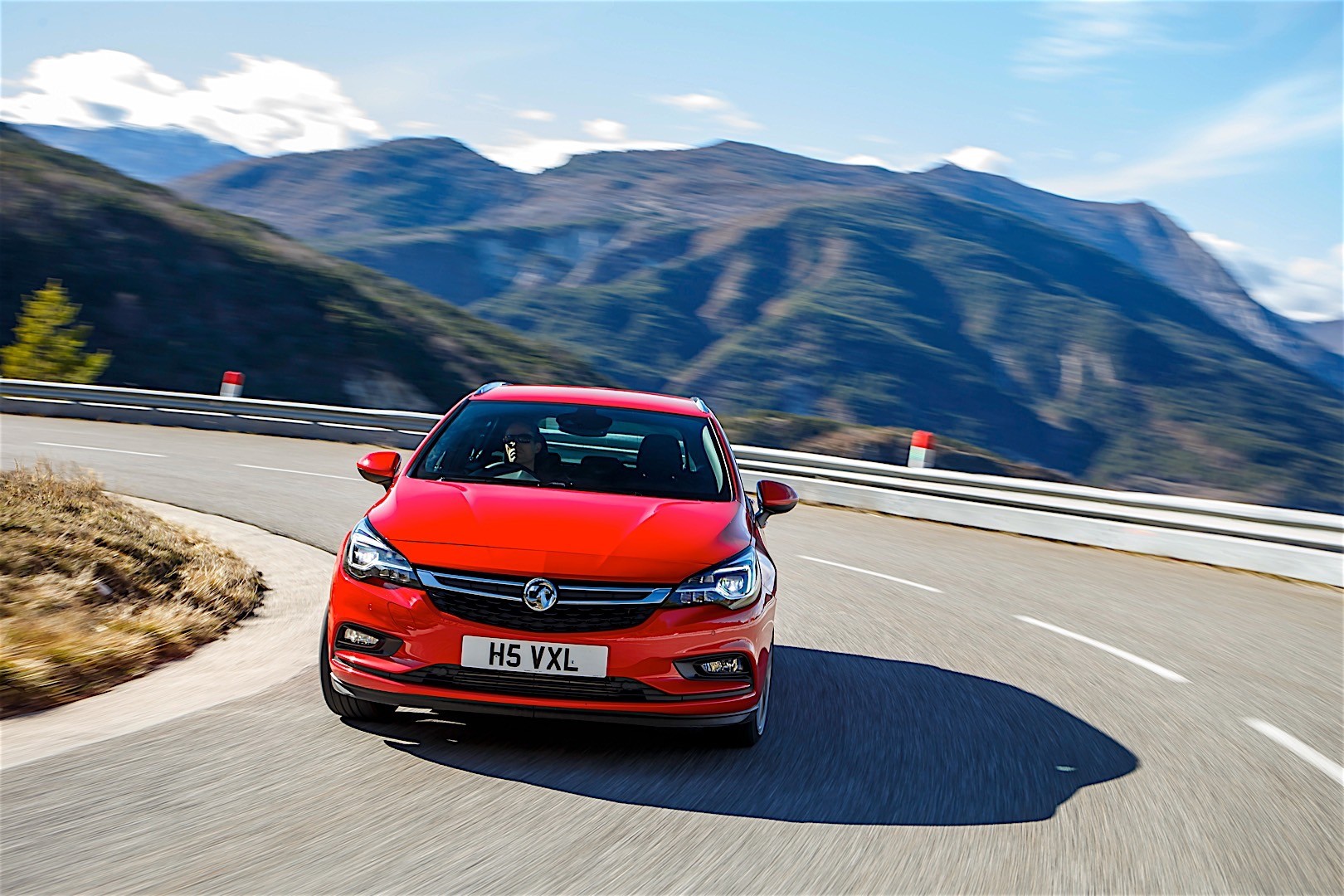 Vauxhall Astra Estate photo 16
