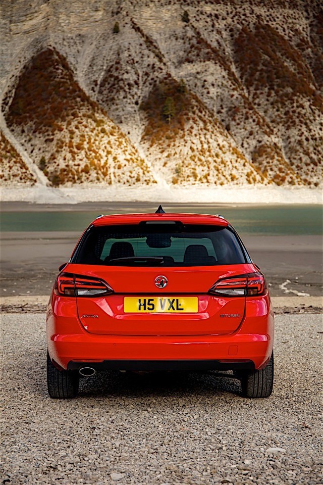 Vauxhall Astra Estate photo 17