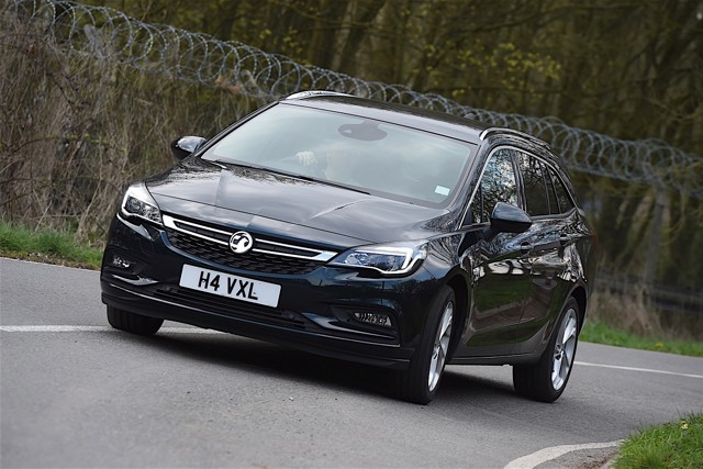 Vauxhall Astra Estate photo 19