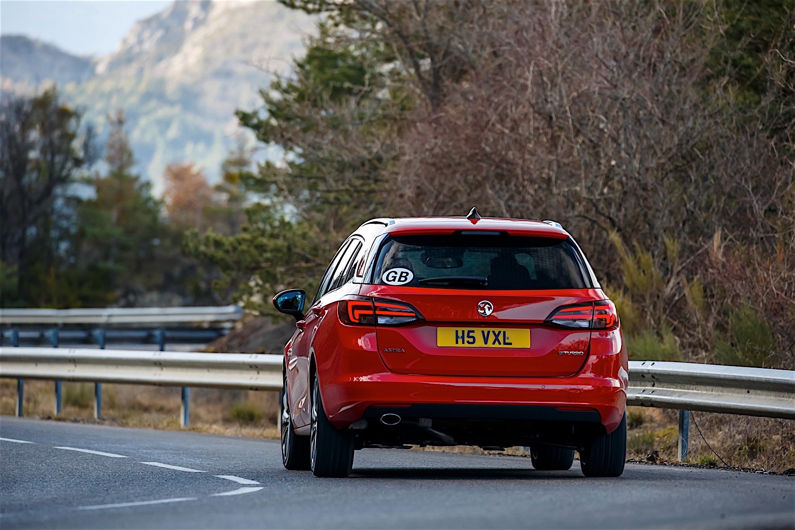 Vauxhall Astra Estate photo 22