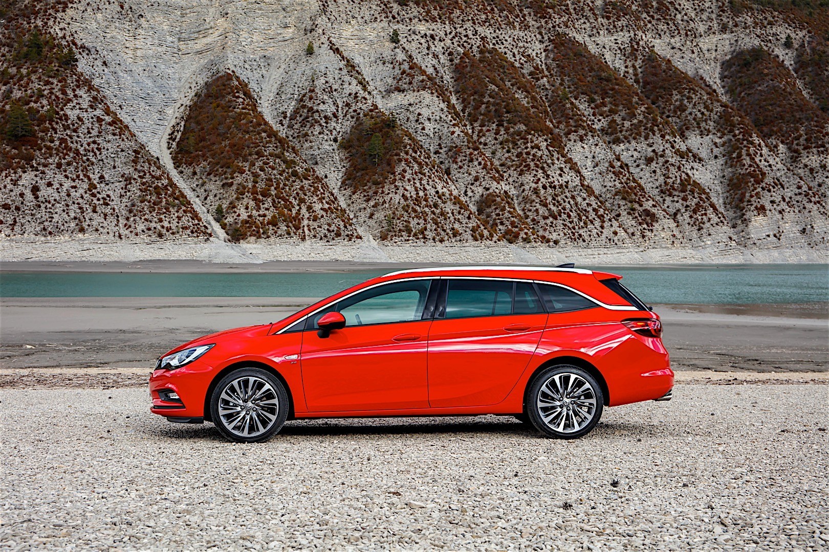 Vauxhall Astra Estate photo 2